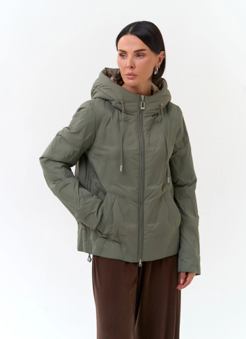 Женская куртка с капюшоном