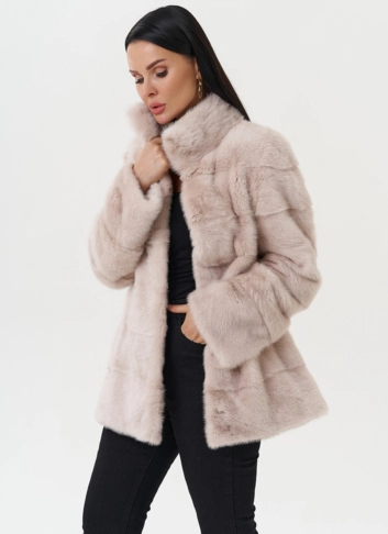Светлая норковая шуба с воротником стойкой Светлая норковая шуба с воротником стойкой