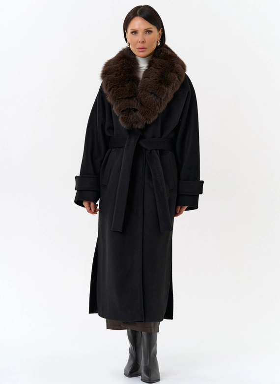 Женское утепленное пальто с отделкой из меха песца