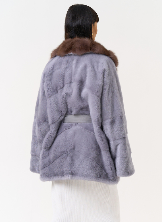 Женская шуба из меха норки с воротником из меха куницы