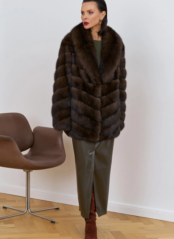 Женская шуба из соболя с воротником шаль