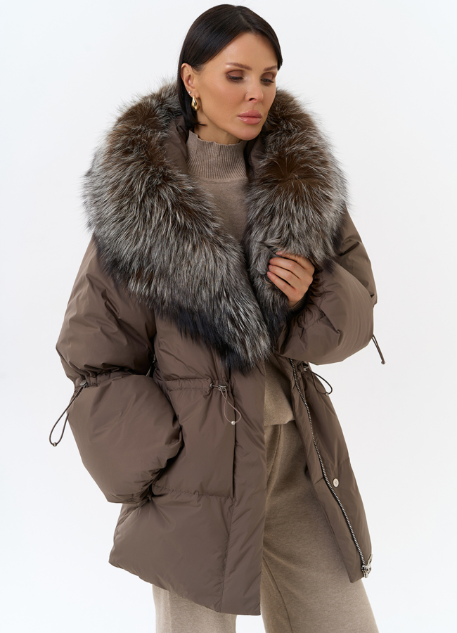 Женский пуховик с капюшоном из меха чернобурки модель № 32016 универмаг малина