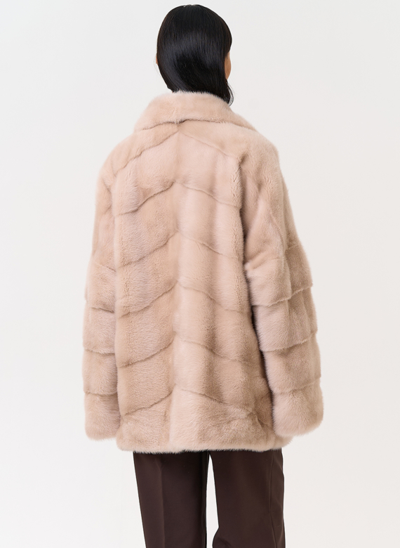 Укороченная шуба из меха норки с английским воротником