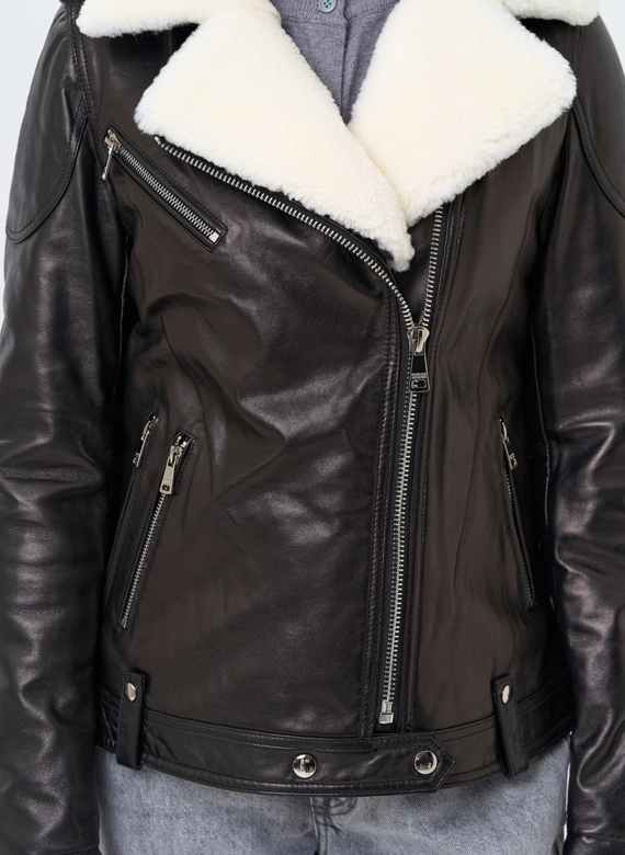 Утепленная кожаная куртка с мехом