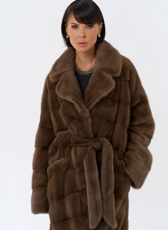 Длинная шуба с английским воротником