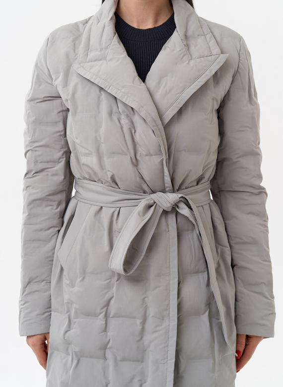 Женское утепленное пальто с английским воротником