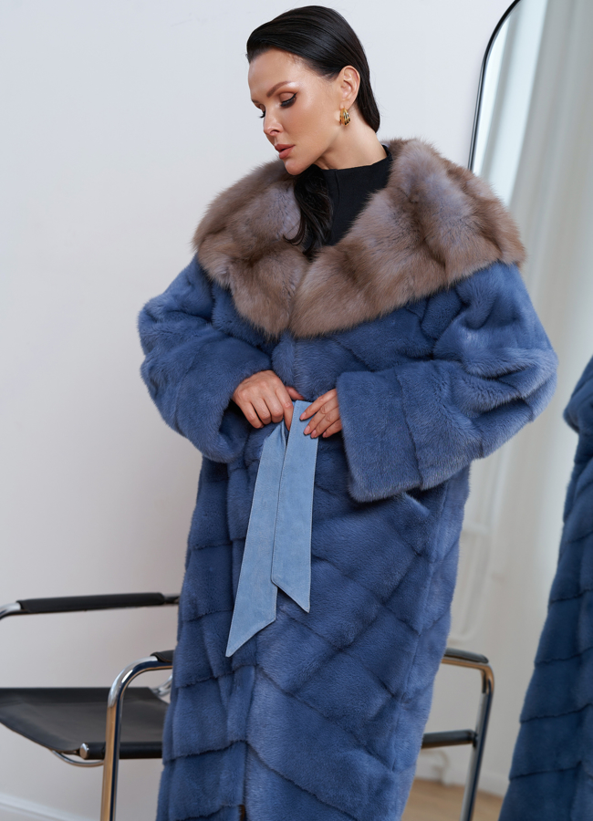 Длинная норковая шуба с капюшоном из меха куницы модель № 27568 в рассрочку