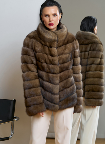 Женская шуба из соболя с воротником стойкой