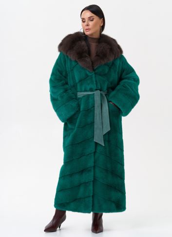 Норковая шуба с капюшоном из меха куницы