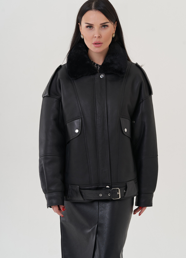 Женская дубленка черного цвета  модель № 25632 в кредит