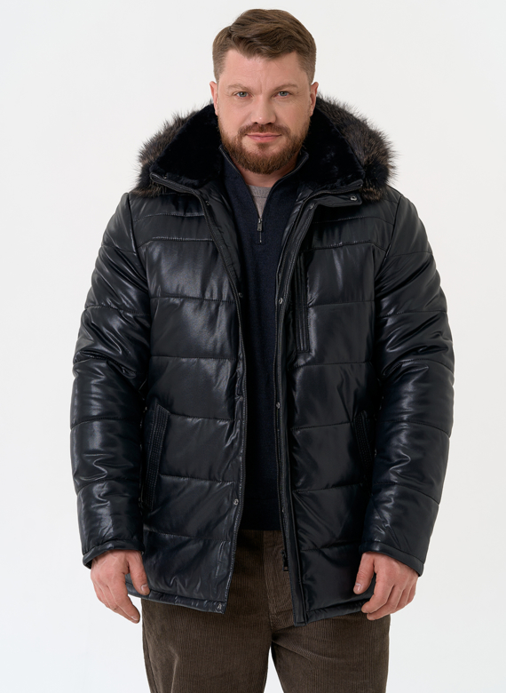 Пуховик из эко кожи с капюшоном из меха енота
