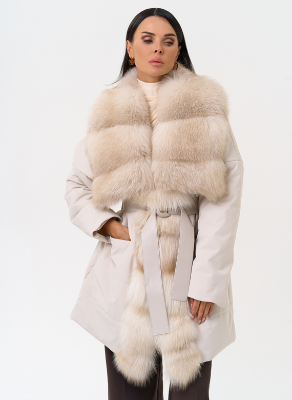 Женское зимнее полупальто с кожаным поясом