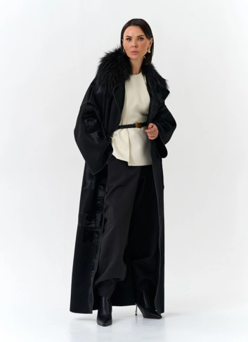 Женское длинное пальто с отделкой из меха лисы фото
