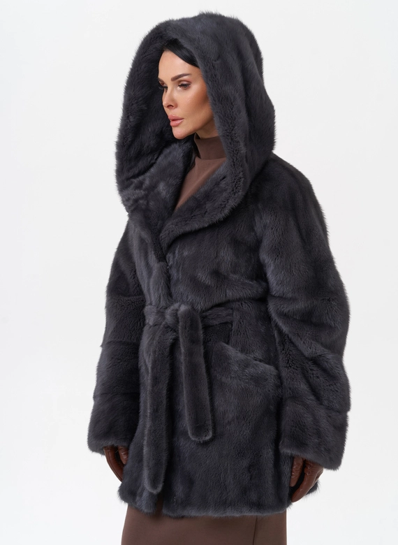 Короткая норковая шуба с капюшоном
